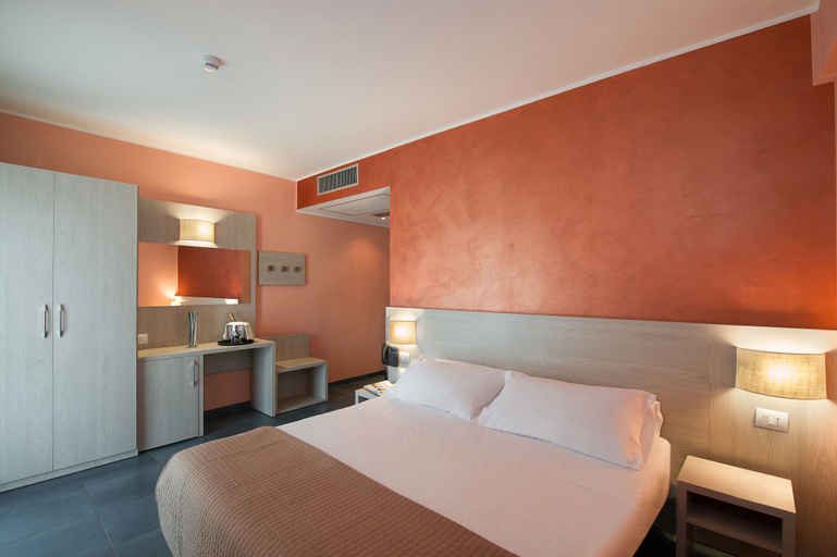 Bedroom 3, Hotel Testani Colleferro, Rome
