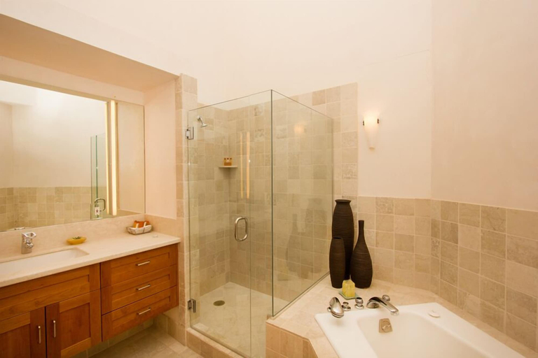 Bathroom 3, Camel's Garden Hotel, San Miguel