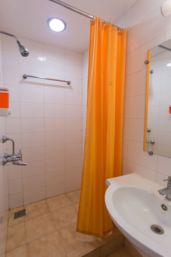 Bathroom 4, Ginger Pondicherry, Viluppuram
