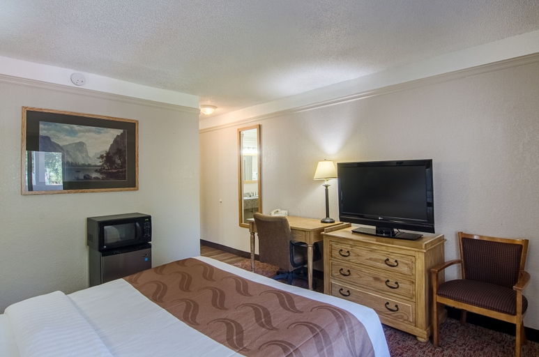 Bedroom 3, Quality Inn Buffalo, Johnson