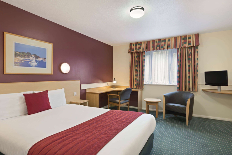 Bedroom 4, Days Inn by Wyndham Sheffield M1, Rotherham