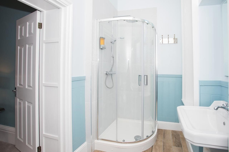 Bathroom 4, Torrington Hall, Hertfordshire