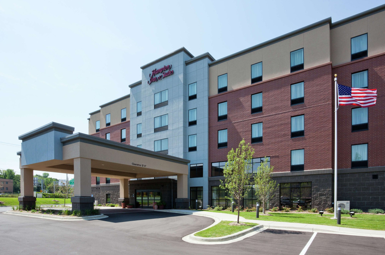 Exterior & Views 2, Hampton Inn & Suites Minneapolis West/ Minnetonka, Hennepin