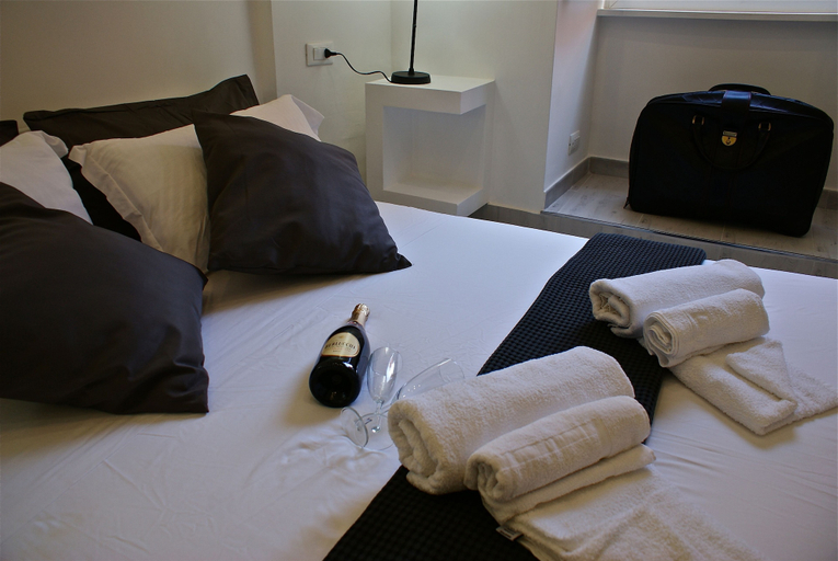 Bedroom 3, Empire Suites, Rome