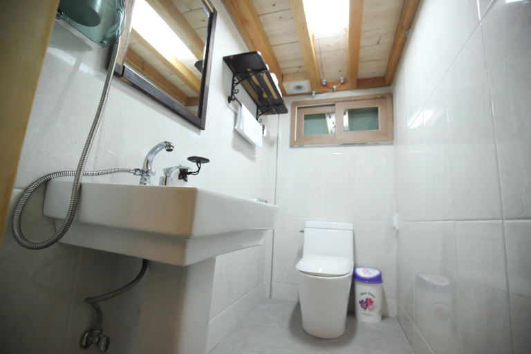 Bathroom 4, Samlockhon, Jeonju
