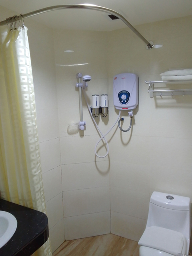 Bathroom 3, Borneo Suites Hotel, Kota Kinabalu