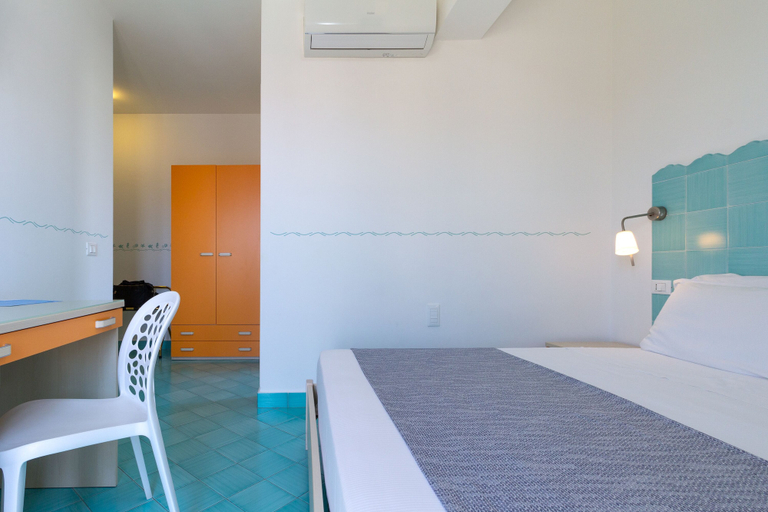 Bedroom 2, B&B Sperlonga, Latina