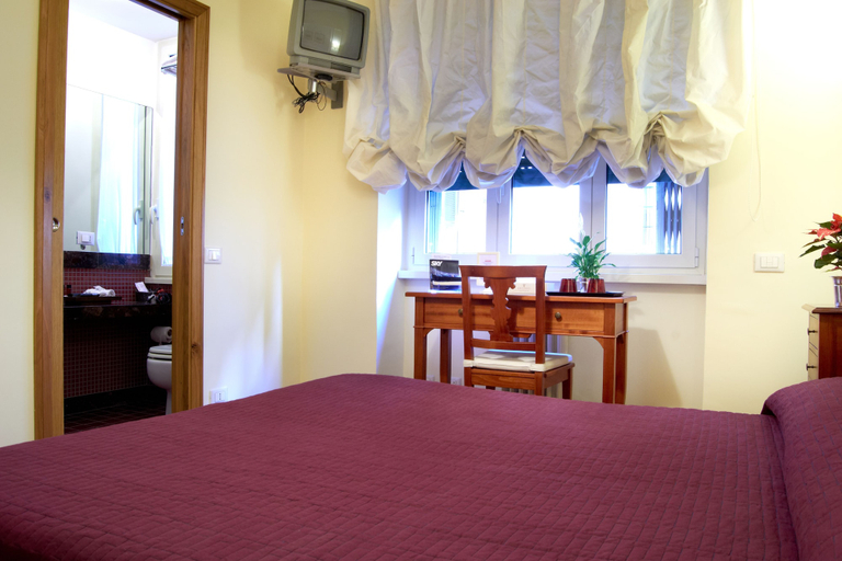 Bedroom 3, Domus Cavour Guest house, Roma
