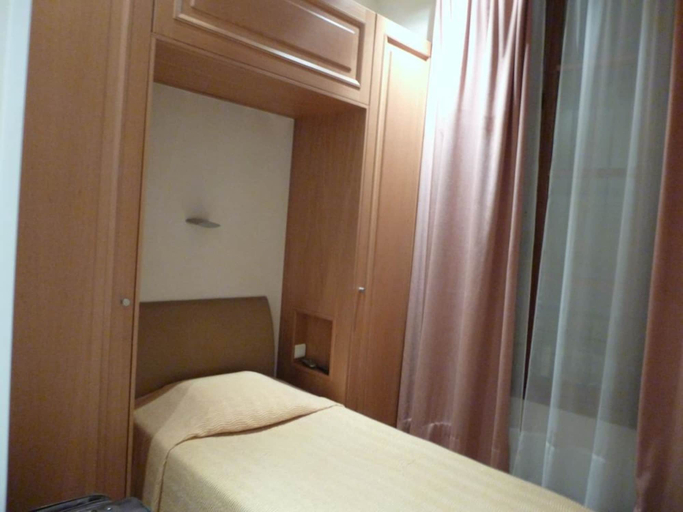 Bedroom 3, Hotel du Vieux Marais, Paris