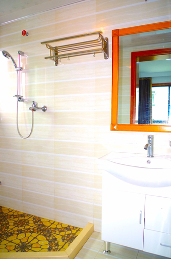 Bathroom 3, Zhujiajian Time To Inn, Zhoushan