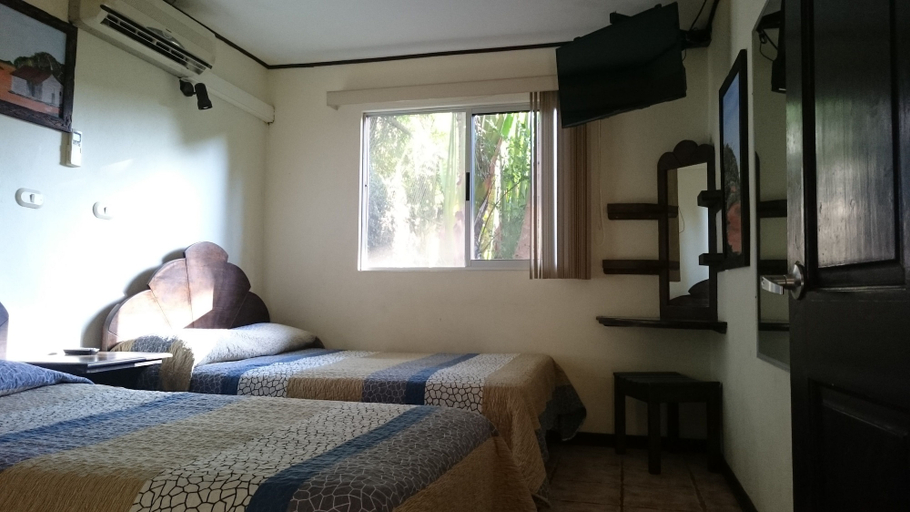 Bedroom 3, Hotel Mangaby, Carrillo