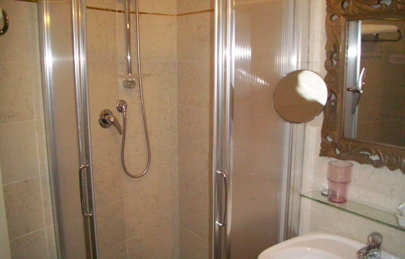 Bathroom 5, Hotel Le Cinèma, Forli' - Cesena