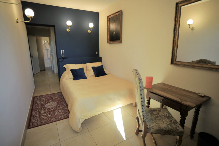 Bedroom 3, Chateau Des Fines Roches, Vaucluse