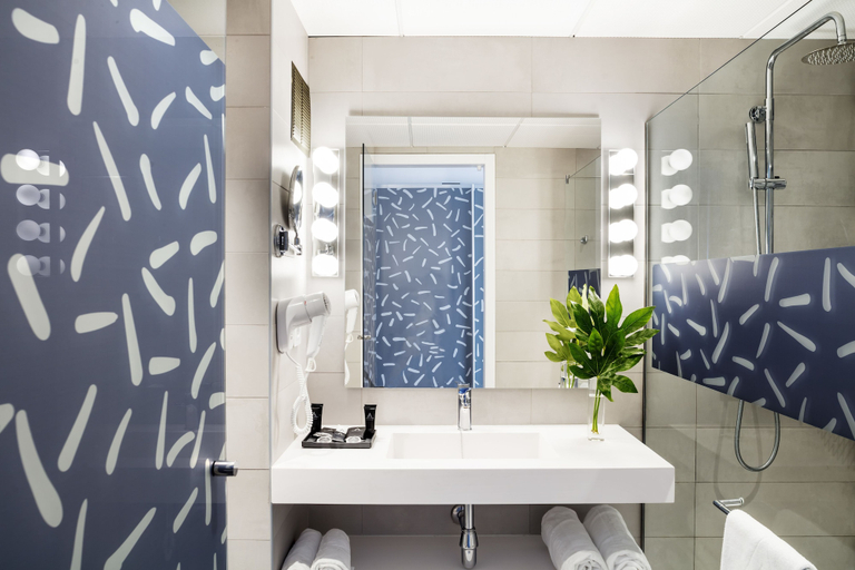 Bathroom 4, AQUA Hotel Onabrava & Spa, Barcelona