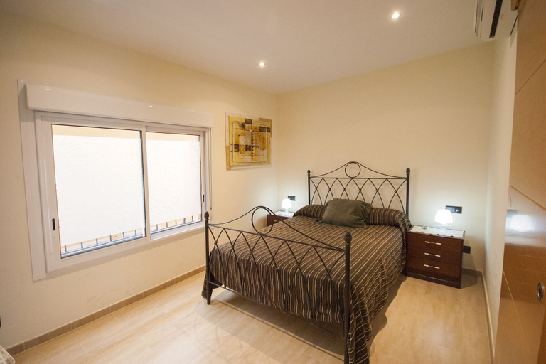 Bedroom 2, Apartment Grau, Girona