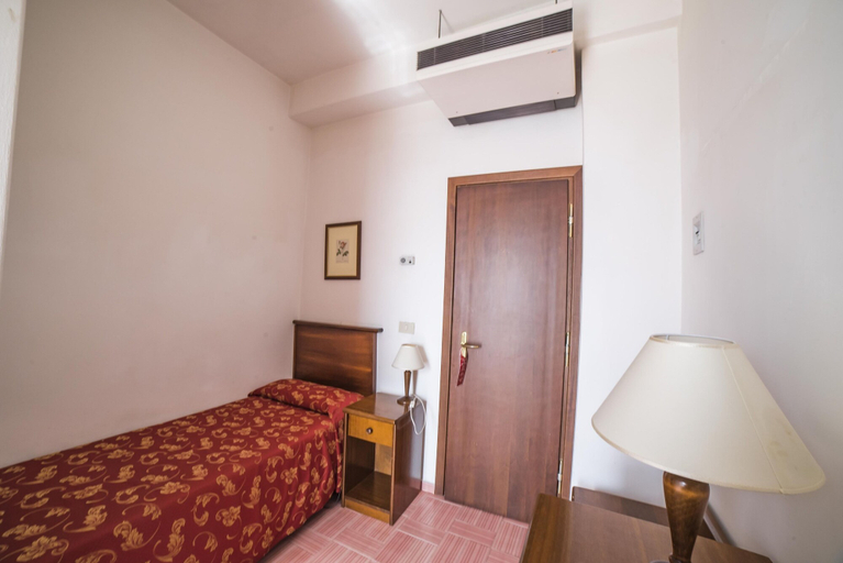 Bedroom 3, Hotel Isola Bella, Messina