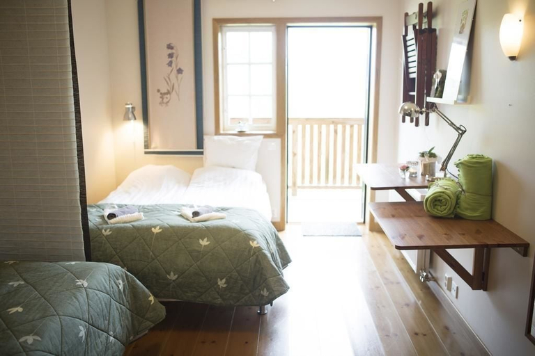Bedroom 3, Sju Sjöar Konferens, Mark