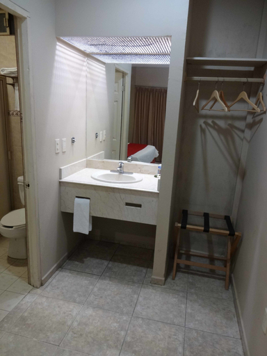 Bathroom 4, Hotel Mediterraneo, Ciudad Madero