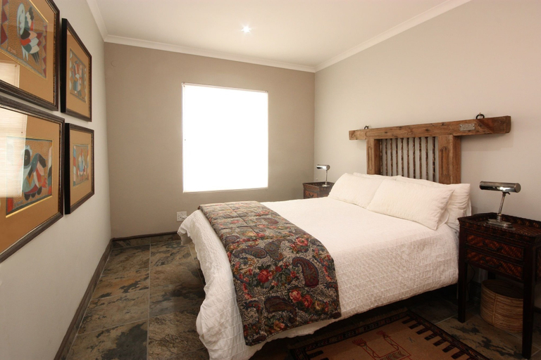 Bedroom 2, View at 18, Overberg