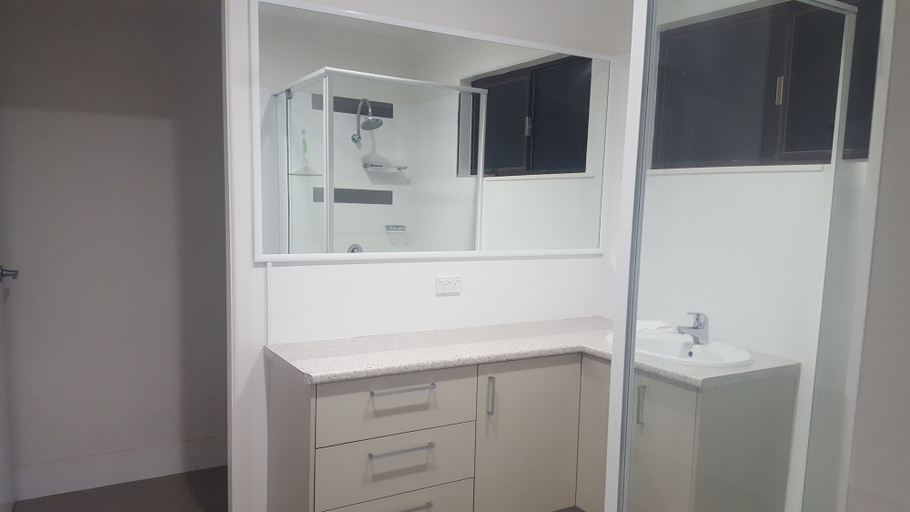 Bathroom 4, Colonial Tweed Holiday & Home Park, Tweed Heads