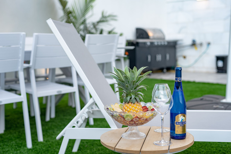 Food & Drinks 5, Dov Garden apartment with private pool