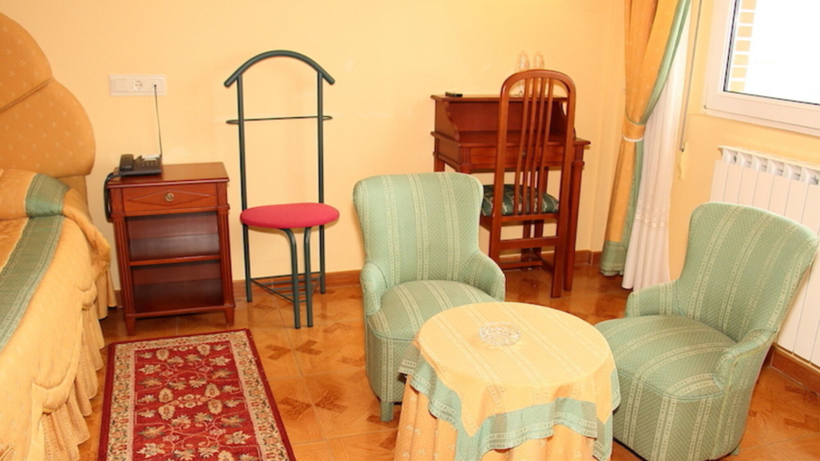 Others 5, Hotel Avenida III, León