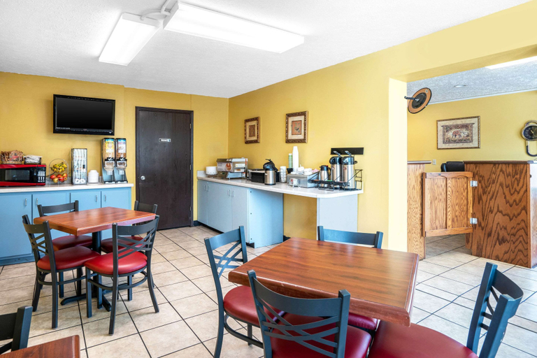 Food & Drinks 5, Econo Lodge Rolla I-44 Exit 184 Near Missouri University of Science and Technology, Phelps