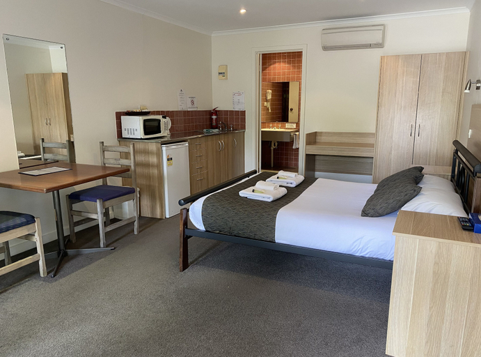 Bedroom 3, Hahndorf Old Mill Motel, Adelaide