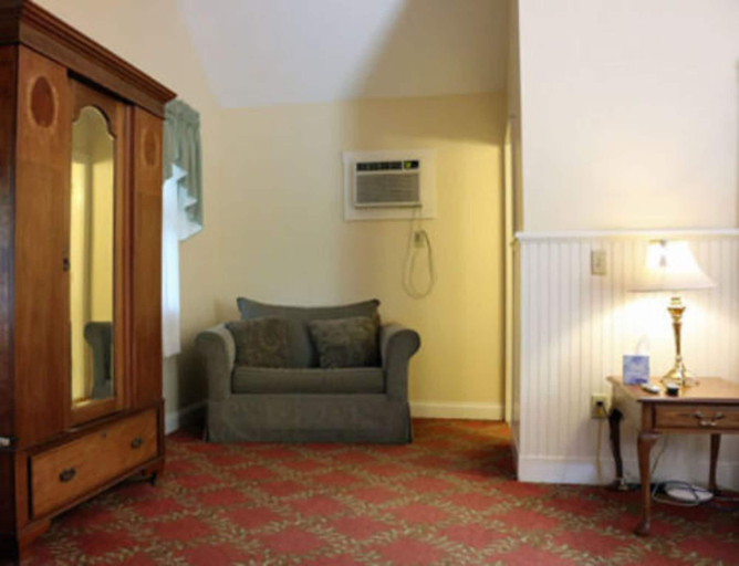 Others 5, Kearsarge Inn, Carroll