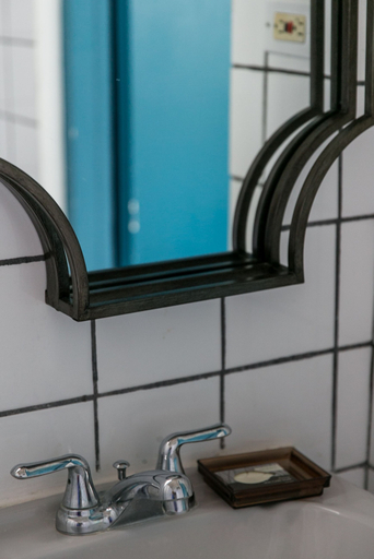 Bathroom 4, Numero Uno Beach Apartments