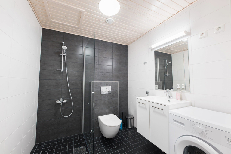 Bathroom 4, Forenom Serviced Apartments Neilikkatie, Uusimaa