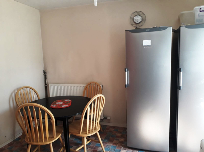 Others 3, House with a garden in Arnos Grove, London