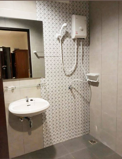 Bathroom 3, Baan Klangsuan Bang Korbua, Phra Pradaeng