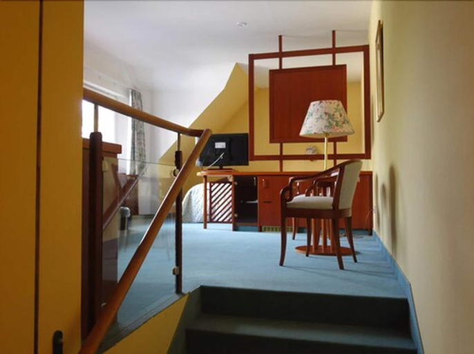 Bedroom 2, Parkhotel Dallgow, Havelland