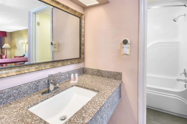 Bathroom 4, Days Inn by Wyndham Gulfport, Harrison