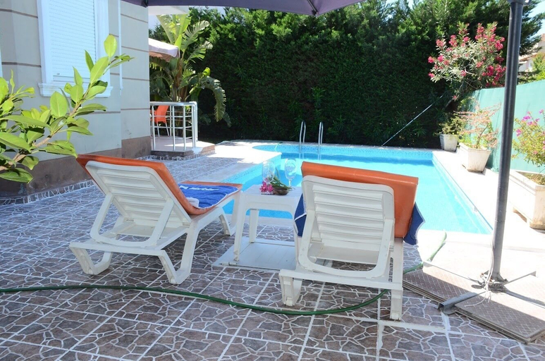 Others 4, Villa Bouzid, Serik