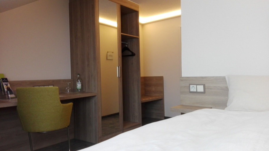 Bedroom 4, Hotel Park Soltau, Heidekreis