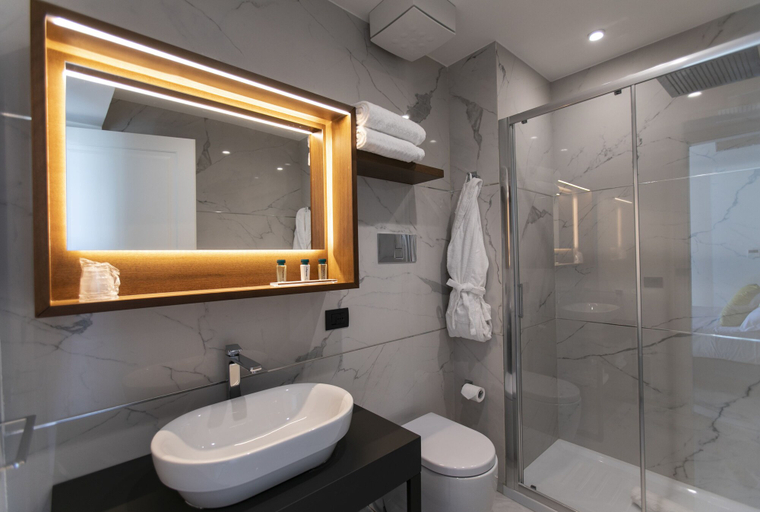 Bathroom 5, Palazzo Sovrana, Palermo