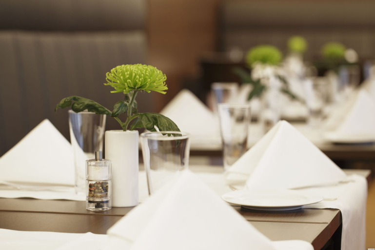 Food & Drinks 12