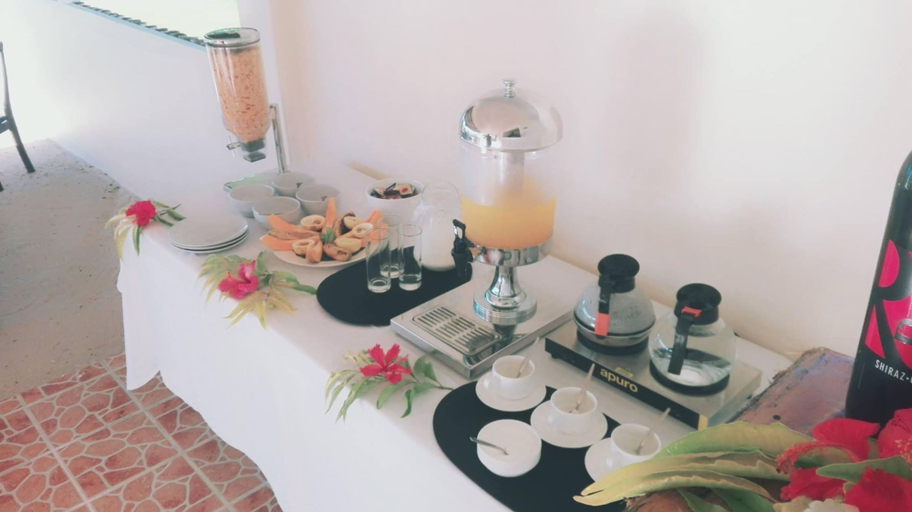 Food & Drinks 4, Blue Bay Resort, Malorua