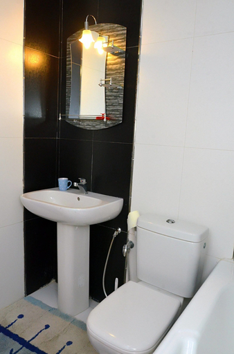 Bathroom 4, Appart Exceptionnel Vue Mer, Sousse Médina