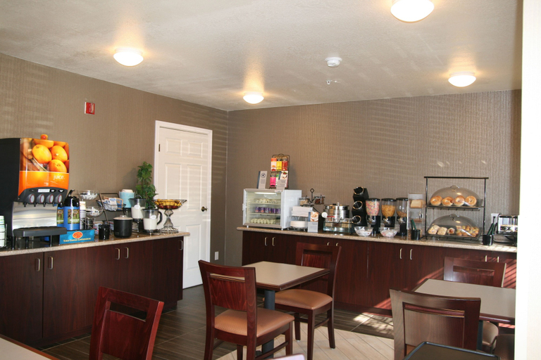 Food & Drinks 5, Best Western Luxury Inn, San Joaquin