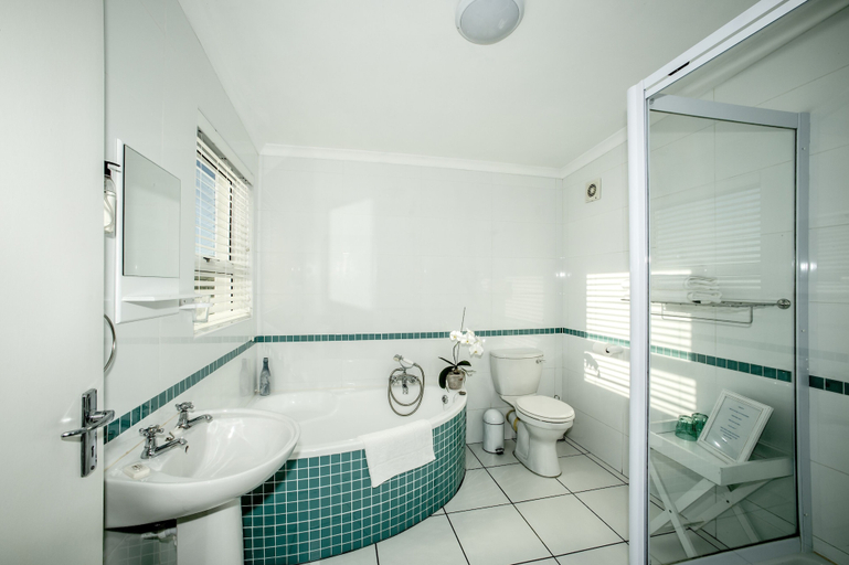 Bathroom 4, Rocklands Bed and Breakfast, City of Cape Town