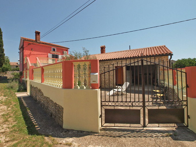 Others 4, House 1716, Marčana