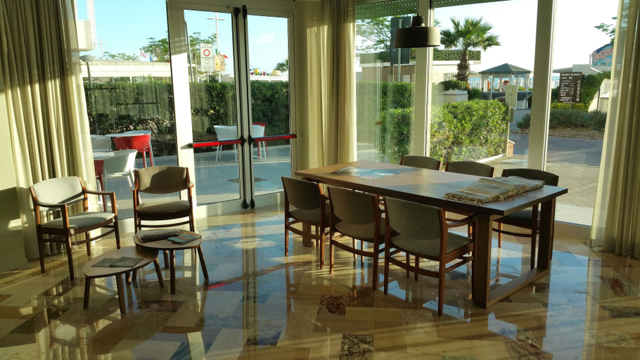 Food & Drinks 3, Little Hotel, Rimini