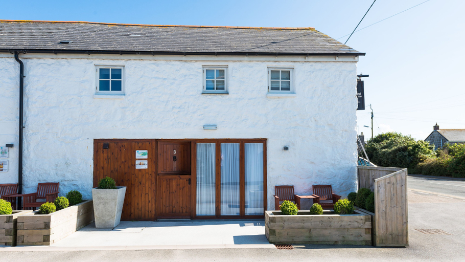 Exterior & Views 2, The Saddle and Stable Rooms, Cornwall
