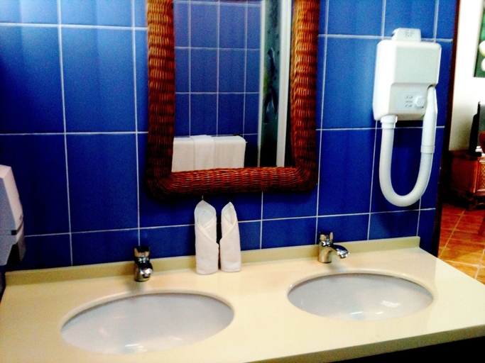 Bathroom, Chateau Sans Souci