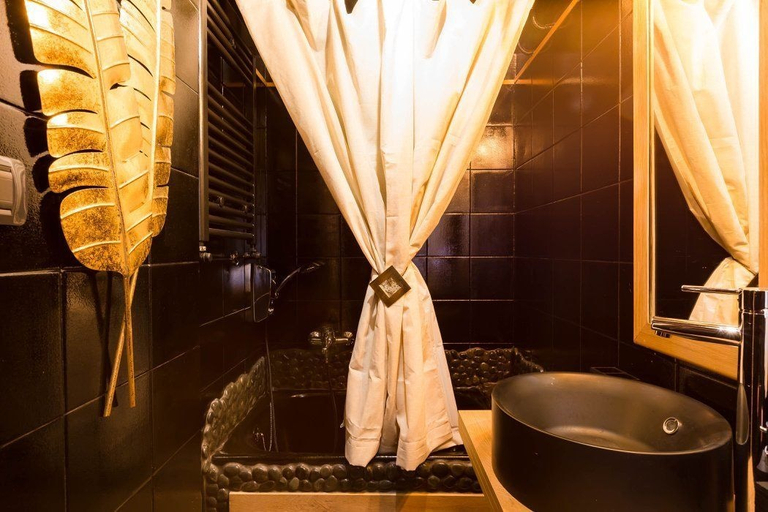Bathroom 3, Pantheon Luxury Gold Apartment, Roma