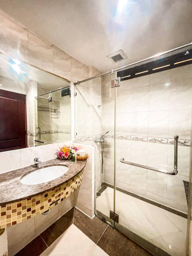 Bathroom 4, Eurasia Boutique Hotel, Pattaya