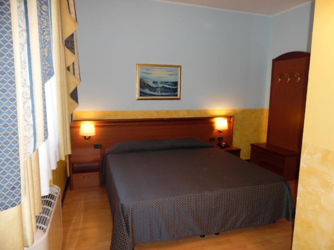 Bedroom 4, Hotel Majestic, Milano